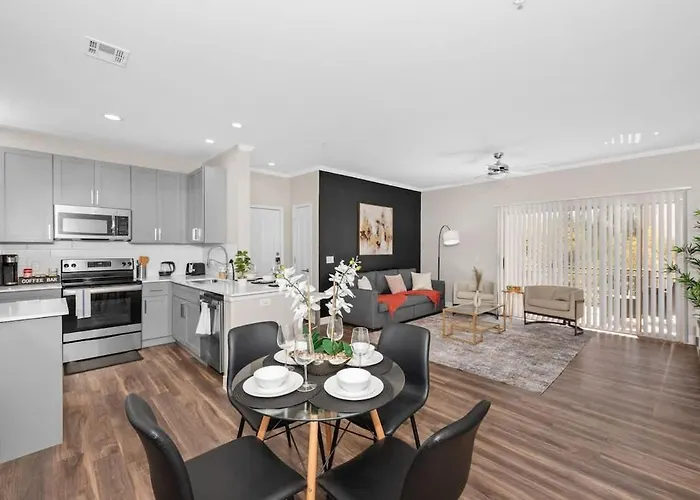 Stylish 2br - Scottsdale, Pet-friendly, Sunrise Peak Apartment Scottsdale