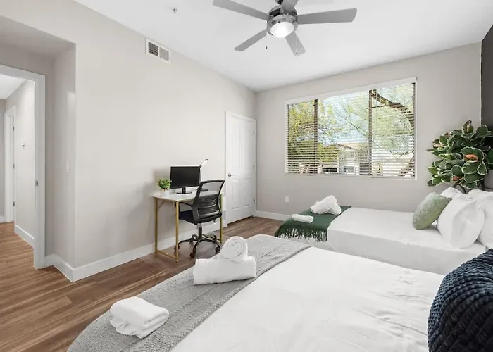 Apartment Stylish 2br - Scottsdale, Pet-friendly, Sunrise Peak *