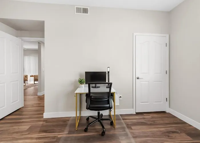 Stylish 2br - Scottsdale, Pet-friendly, Sunrise Peak Apartment *